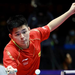 他的头球不 他的头球不