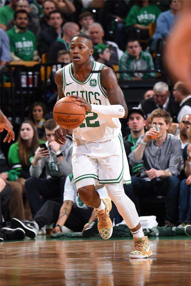 轮椅击剑的 轮椅击剑的